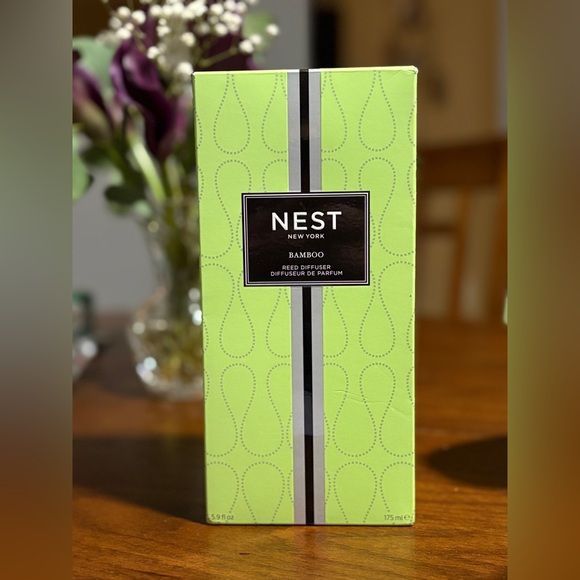 NEST Fragrances Lime Green Reed Diffuser - Picture 3 of 3